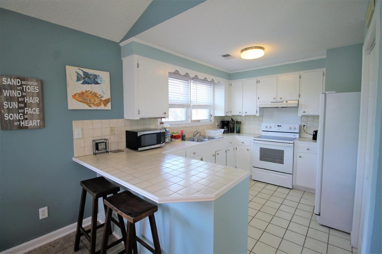 Salty Shack Unit C - Salty Shack - Dog Friendly Home - Across From The Beach - Central Location! Folly Beach Exterior photo