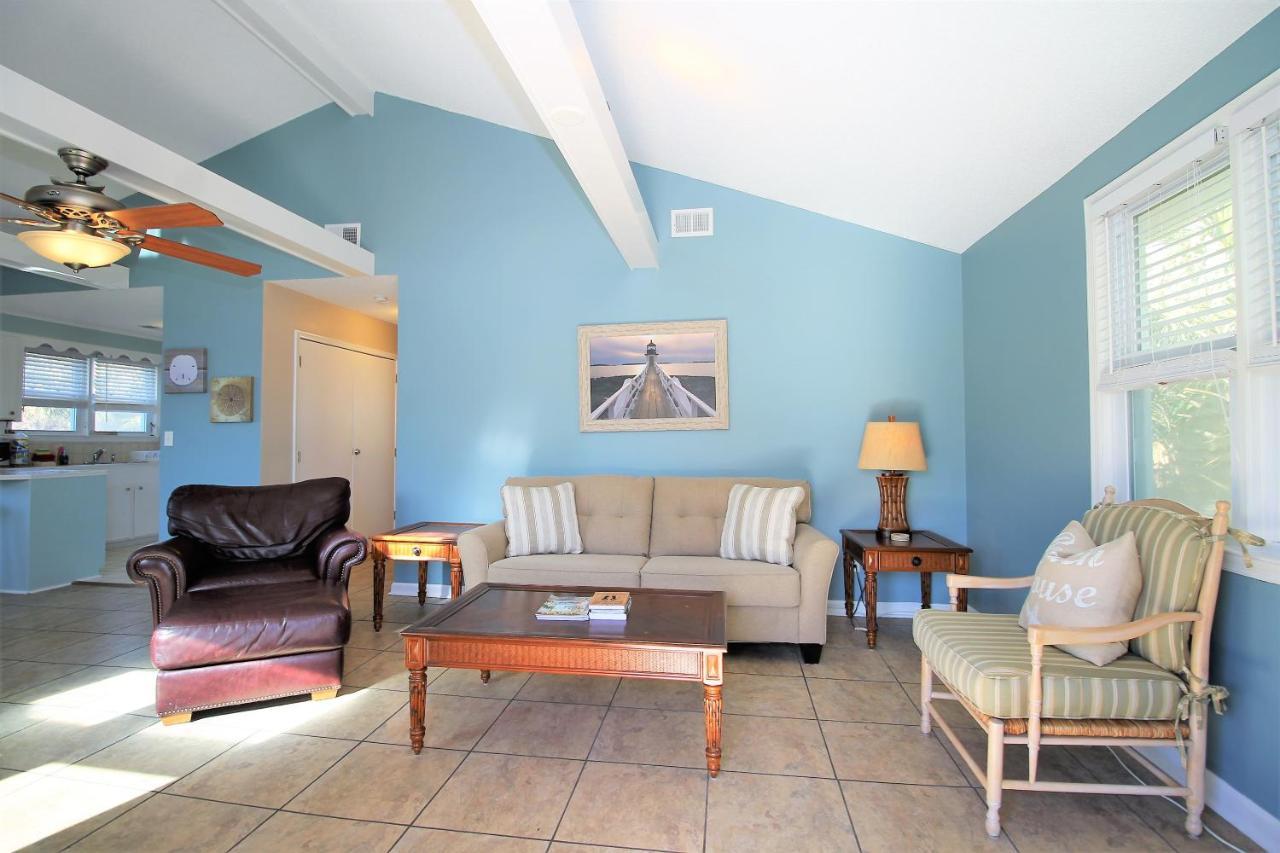 Salty Shack Unit C - Salty Shack - Dog Friendly Home - Across From The Beach - Central Location! Folly Beach Exterior photo