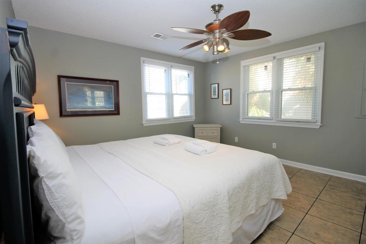 Salty Shack Unit C - Salty Shack - Dog Friendly Home - Across From The Beach - Central Location! Folly Beach Exterior photo