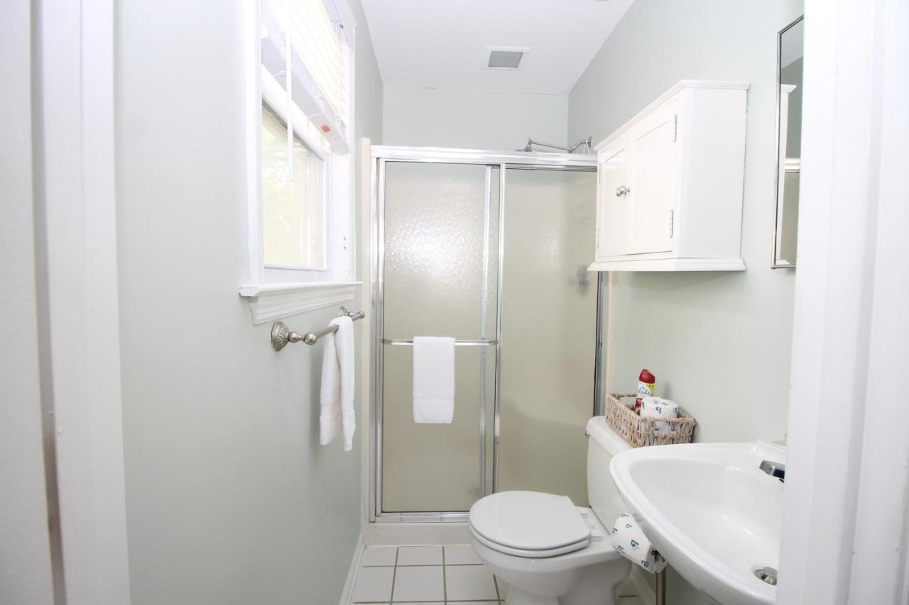Salty Shack Unit C - Salty Shack - Dog Friendly Home - Across From The Beach - Central Location! Folly Beach Exterior photo
