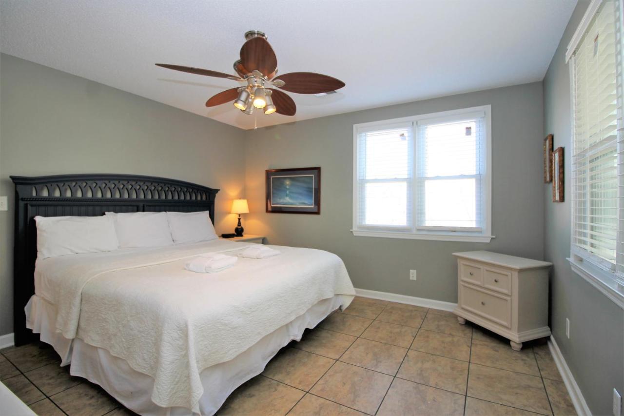 Salty Shack Unit C - Salty Shack - Dog Friendly Home - Across From The Beach - Central Location! Folly Beach Exterior photo